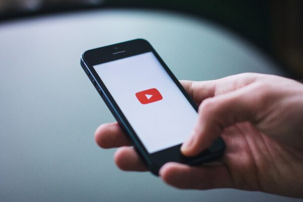 YouTube op een smartphone